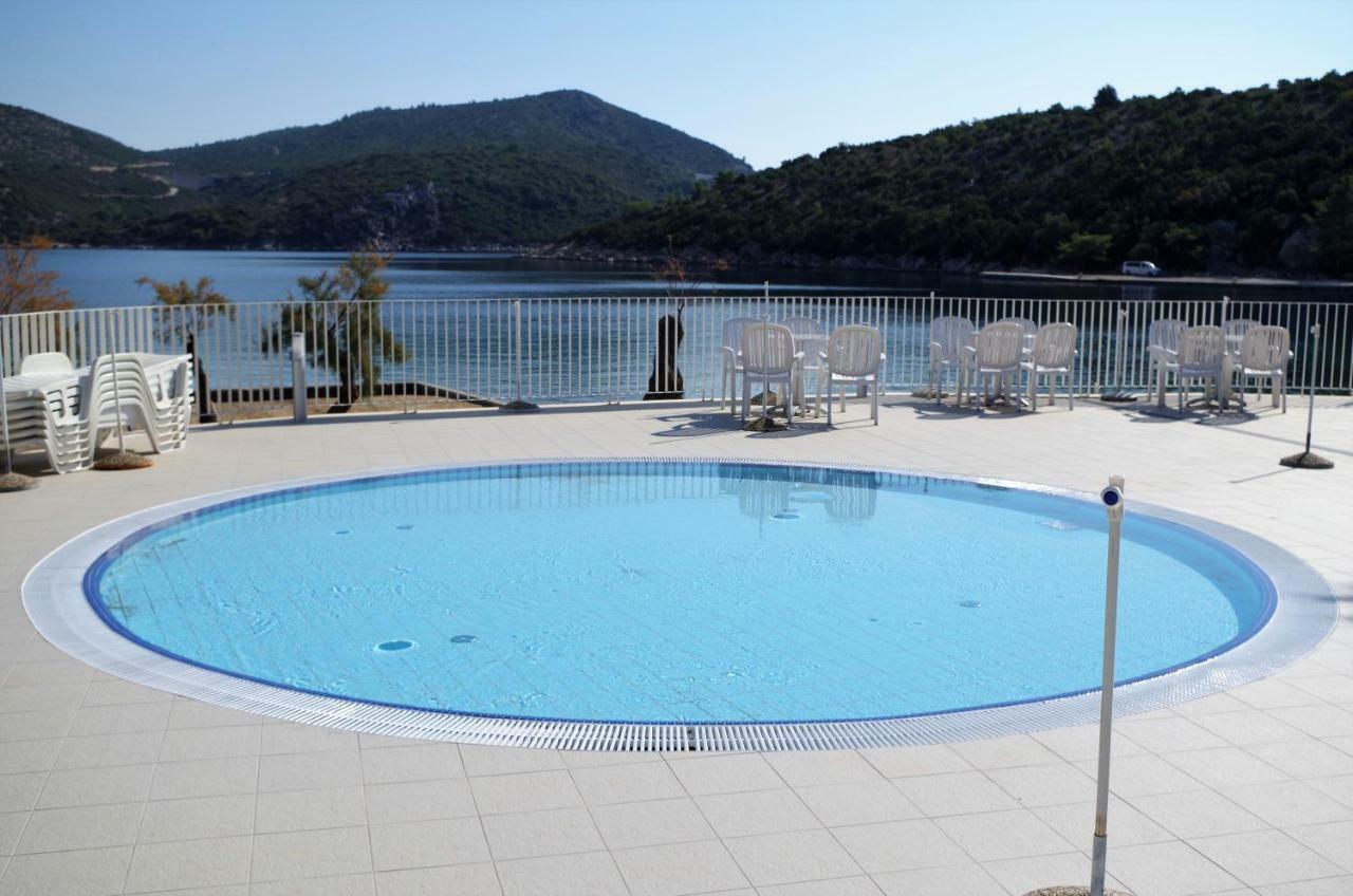 Hotel Osmine 슬라노 외부 사진